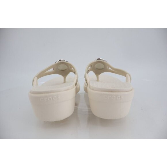 Crocs Girls Sanrah Embelished Sandal Size 4 White Thong Low Wedge Gold Hammered - Picture 7 of 12